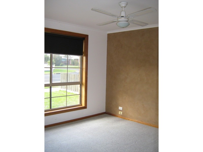 16 Warrawee Road, Leopold VIC 3224