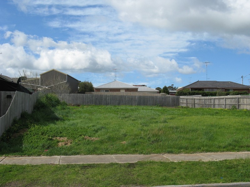 6 Moonaree Road, Leopold VIC 3224