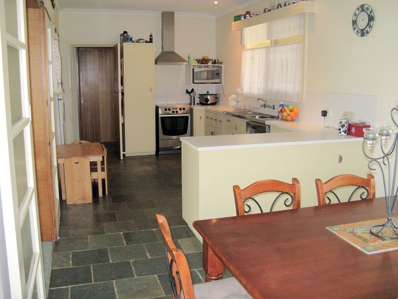 33 Trumper Crescent, Leopold VIC 3224