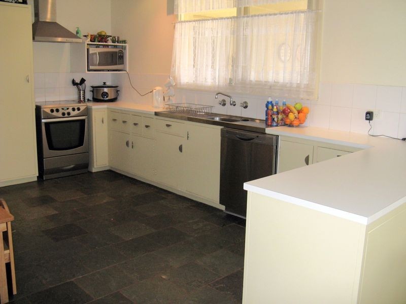 33 Trumper Crescent, Leopold VIC 3224