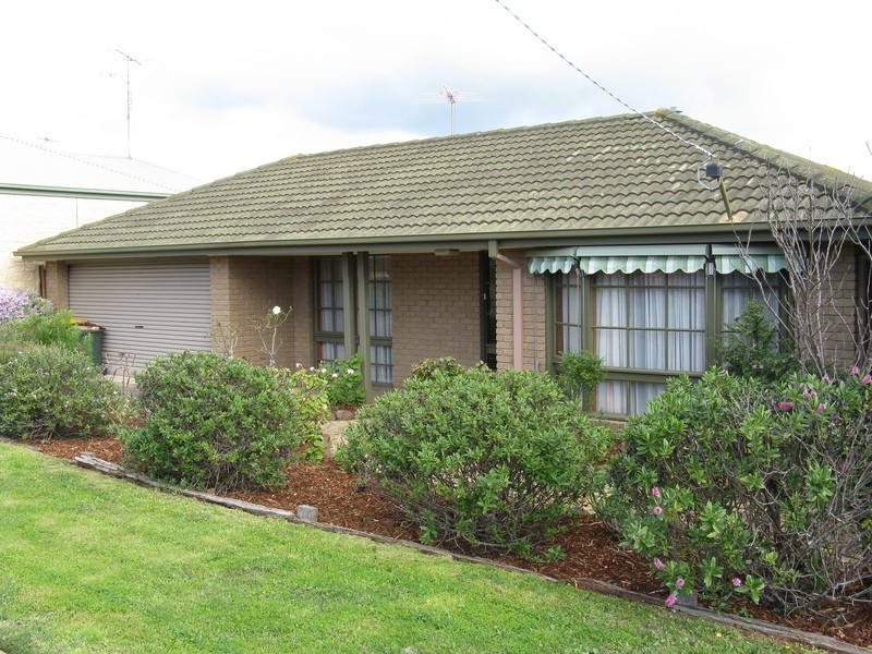 21 Woodleigh Close, Leopold VIC 3224