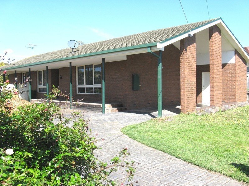 16 Myuna Street, Leopold VIC 3224