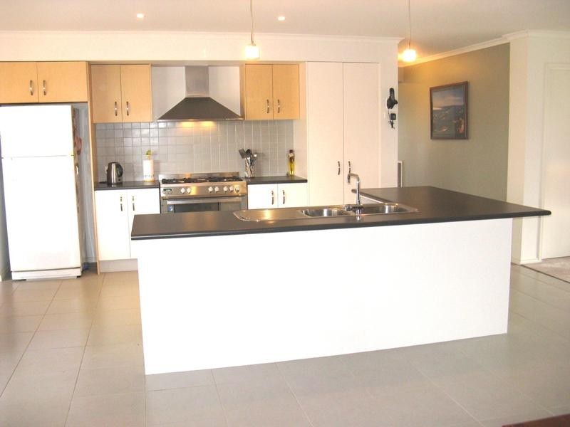 18 Shortland Way, Leopold VIC 3224