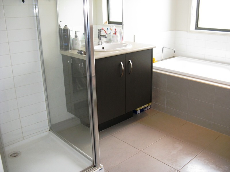 18 Shortland Way, Leopold VIC 3224