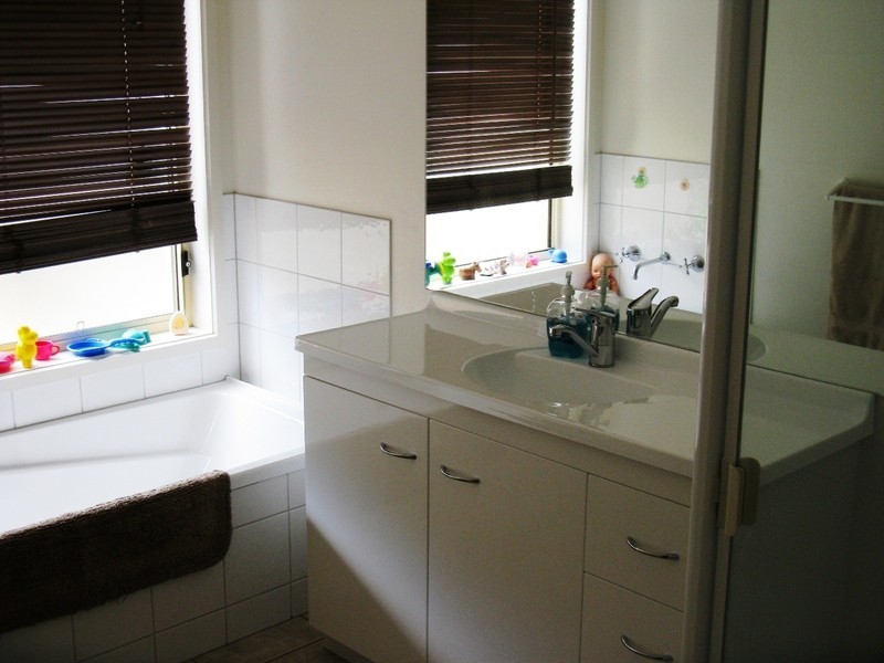 2/25 Hannan Crescent, Leopold VIC 3224