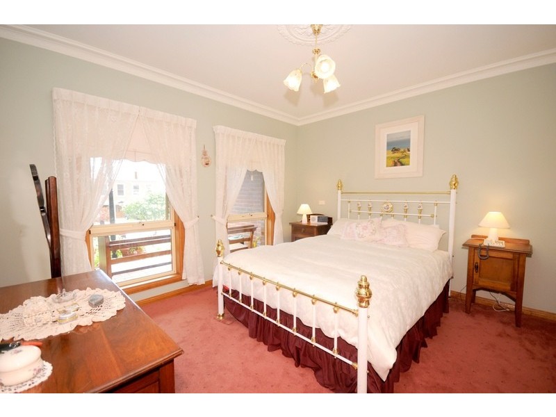 6 Dahlhaus Court, Leopold VIC 3224