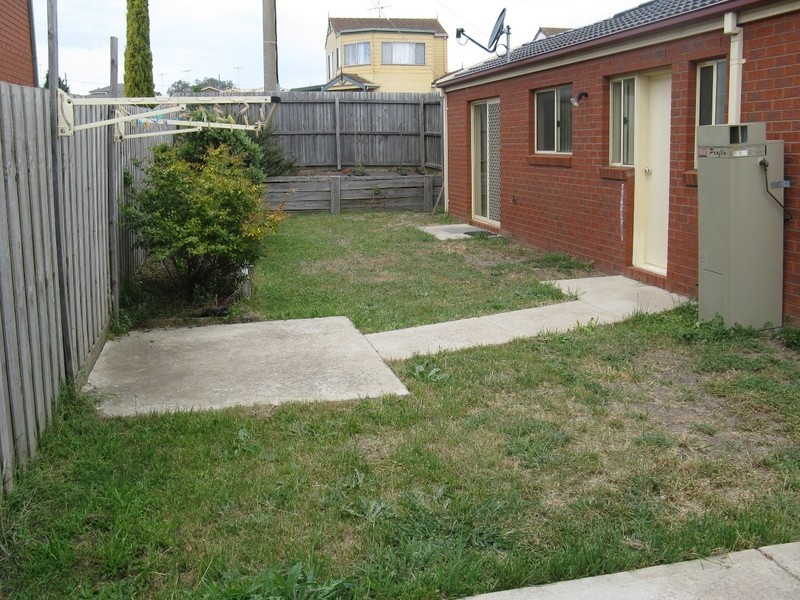 1/68 Ferguson Road, Leopold VIC 3224