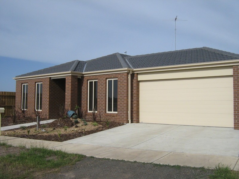 25 Yeoman Crescent, Leopold VIC 3224