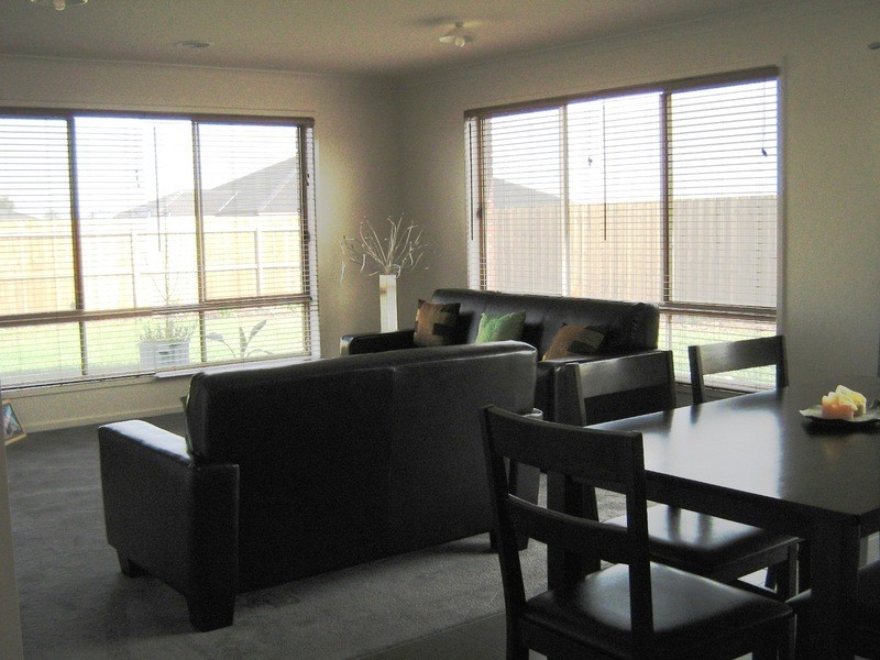 25 Yeoman Crescent, Leopold VIC 3224