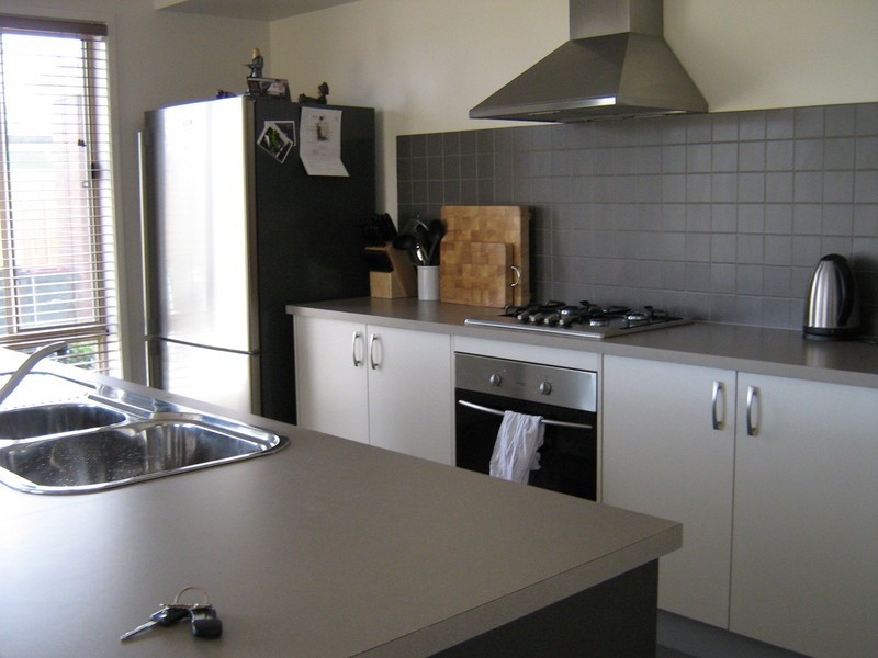 25 Yeoman Crescent, Leopold VIC 3224