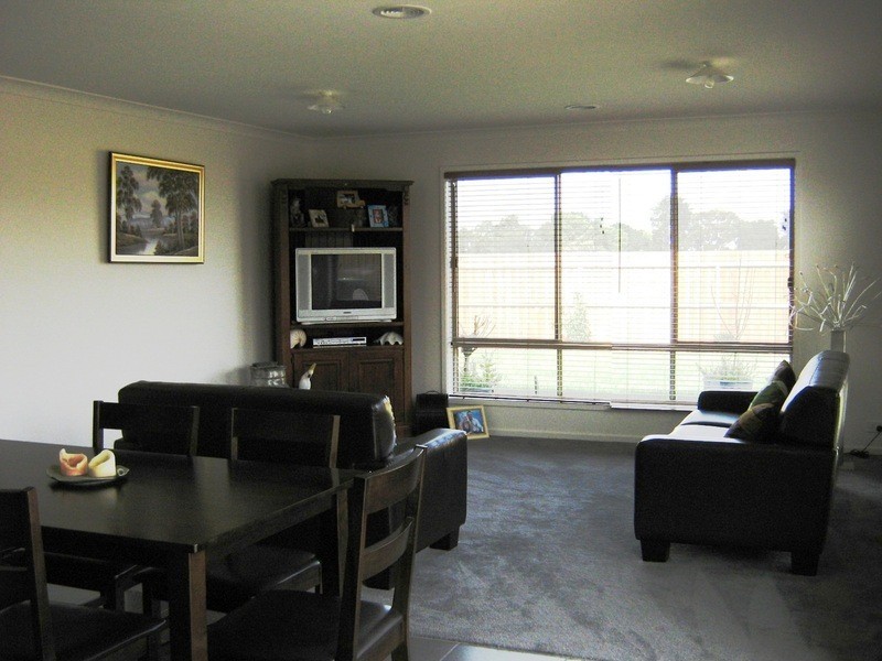 25 Yeoman Crescent, Leopold VIC 3224