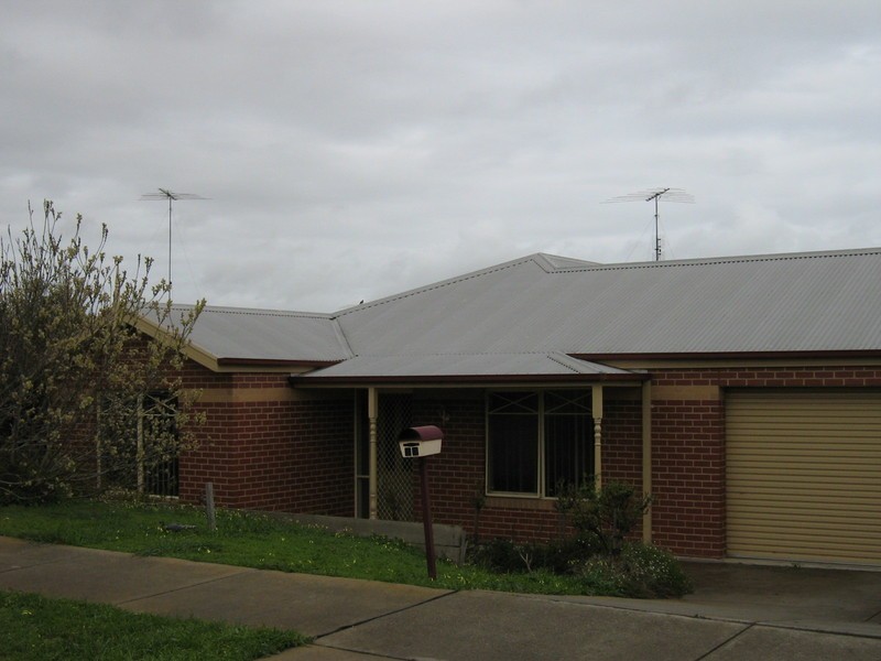 35 Huon Crescent, Leopold VIC 3224