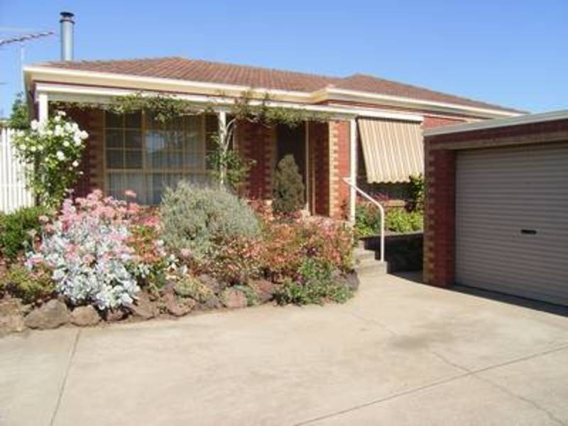 2/40 Kensington Road, Leopold VIC 3224