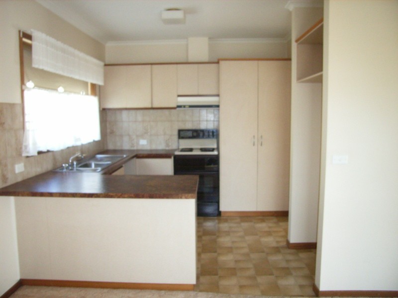 2/40 Kensington Road, Leopold VIC 3224