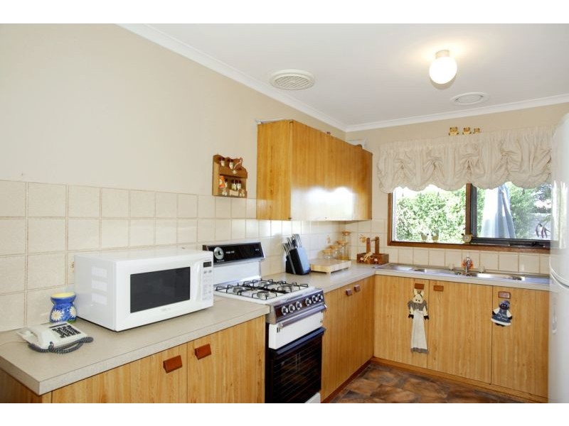10 Cloverdale  Drive, Corio VIC 3214