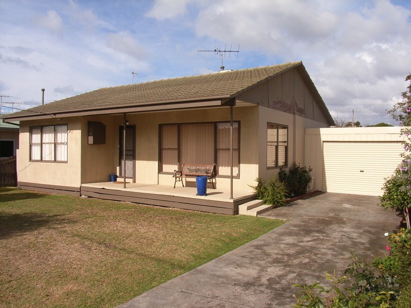 25 Georgia Grove, Corio VIC 3214