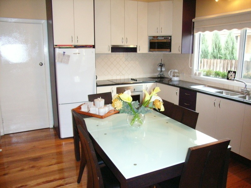 4 Maple Crescent, Bell Park VIC 3215