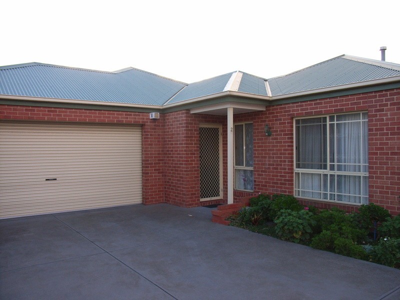 2/16 Vines Road, Hamlyn Heights VIC 3215