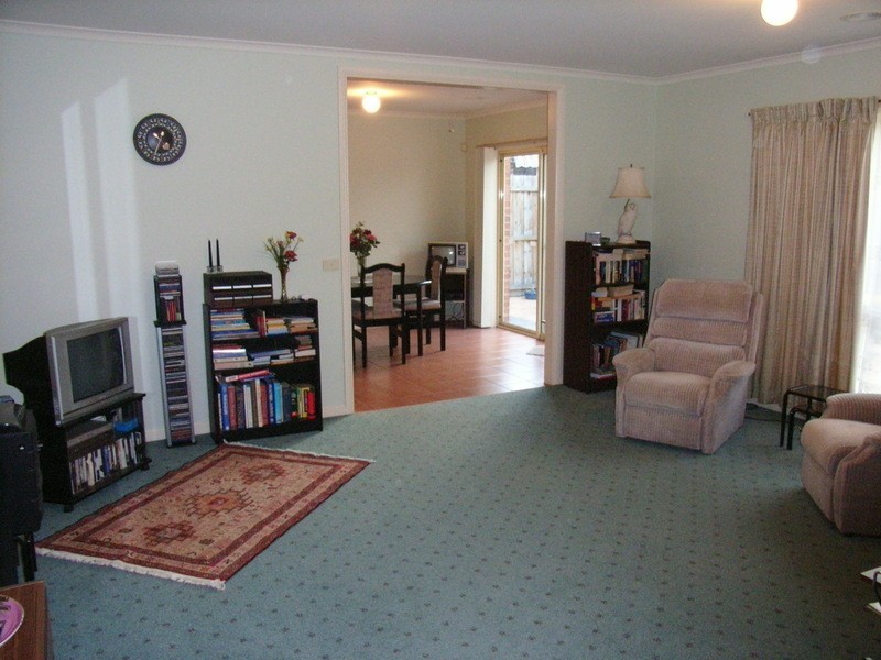 2/16 Vines Road, Hamlyn Heights VIC 3215