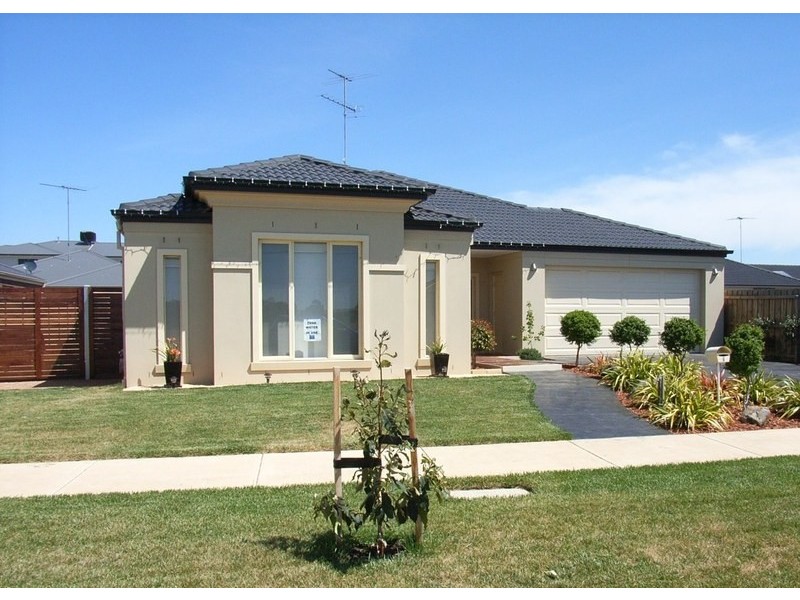 6 Hipwell Court, Lovely Banks VIC 3221