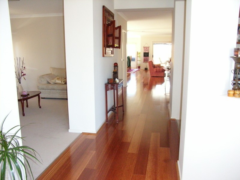 6 Hipwell Court, Lovely Banks VIC 3221