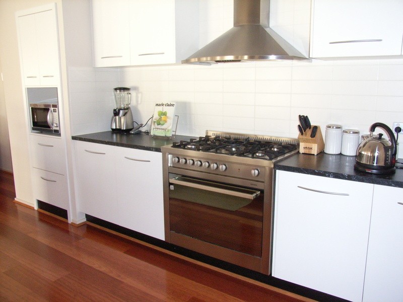 6 Hipwell Court, Lovely Banks VIC 3221