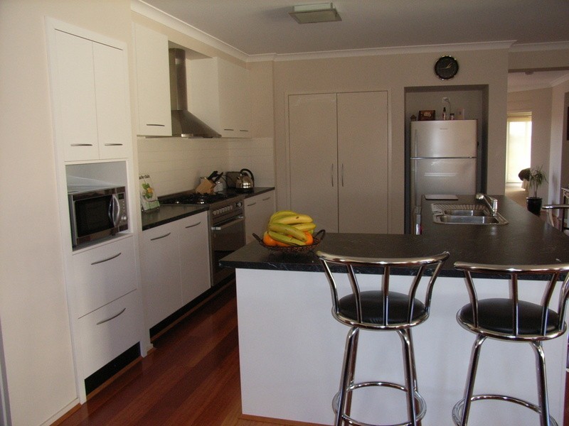 6 Hipwell Court, Lovely Banks VIC 3221