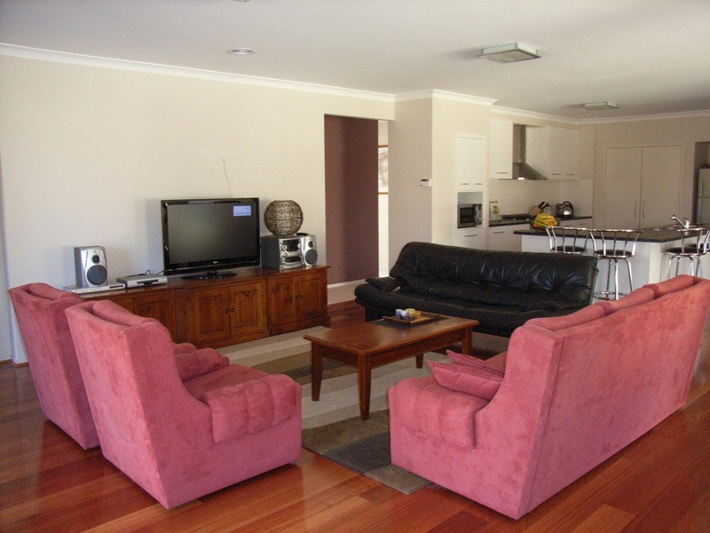 6 Hipwell Court, Lovely Banks VIC 3221