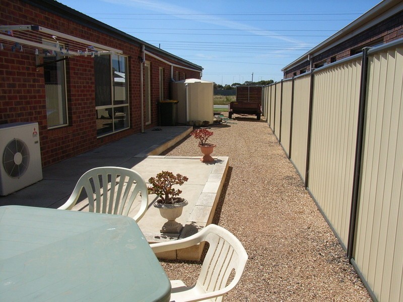 6 Hipwell Court, Lovely Banks VIC 3221