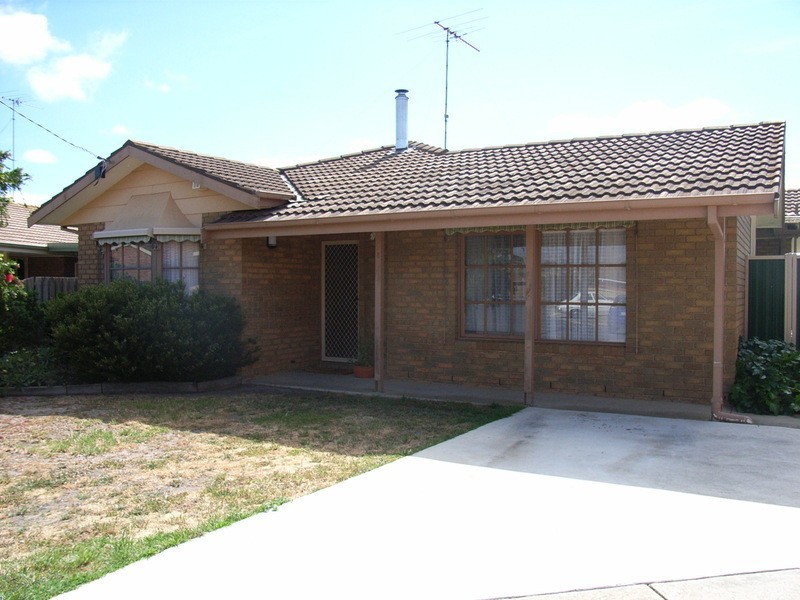 8 Crossley Court, Corio VIC 3214