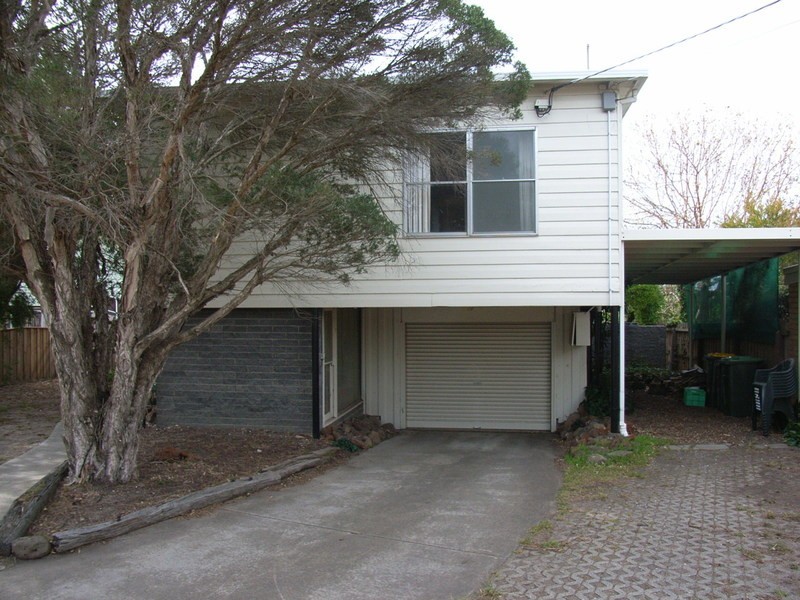 13 Forfar Road, Hamlyn Heights VIC 3215