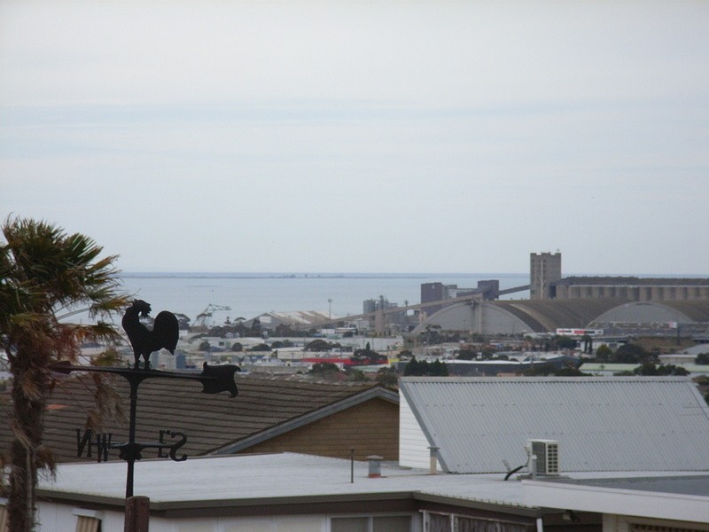 13 Forfar Road, Hamlyn Heights VIC 3215