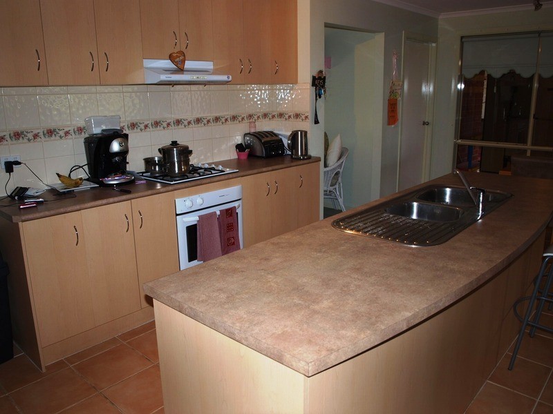 8 McCubbin Court, Corio VIC 3214