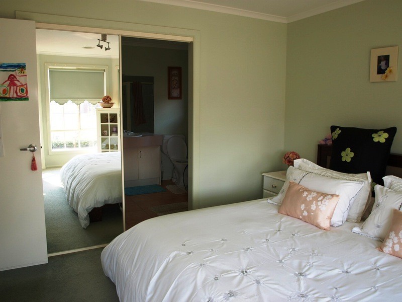 8 McCubbin Court, Corio VIC 3214