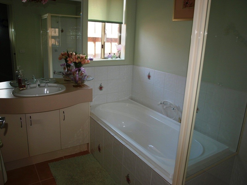 8 McCubbin Court, Corio VIC 3214