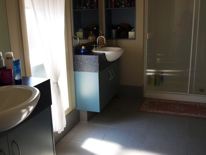 16 Hipwell Court, Lovely Banks VIC 3221