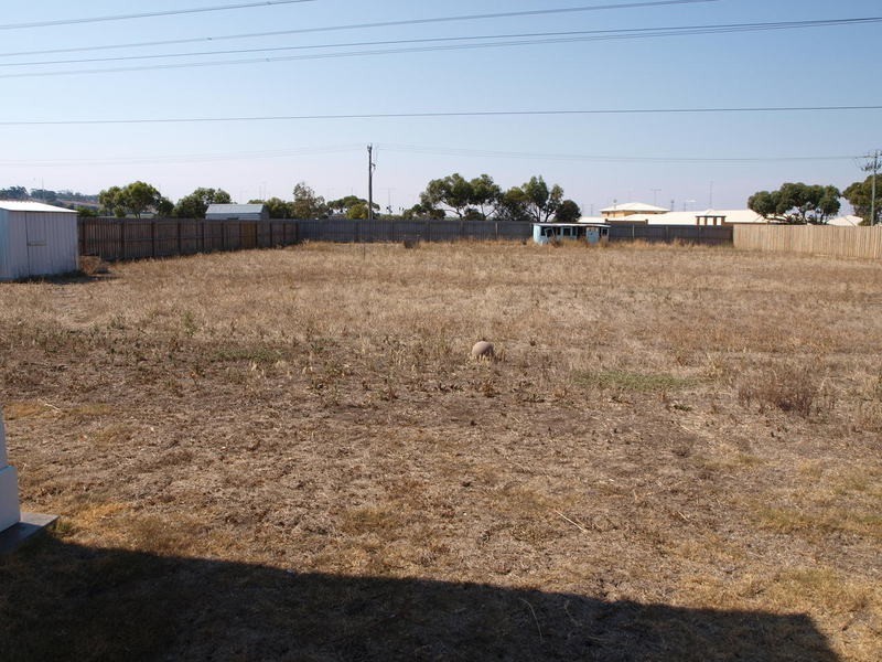 16 Hipwell Court, Lovely Banks VIC 3221