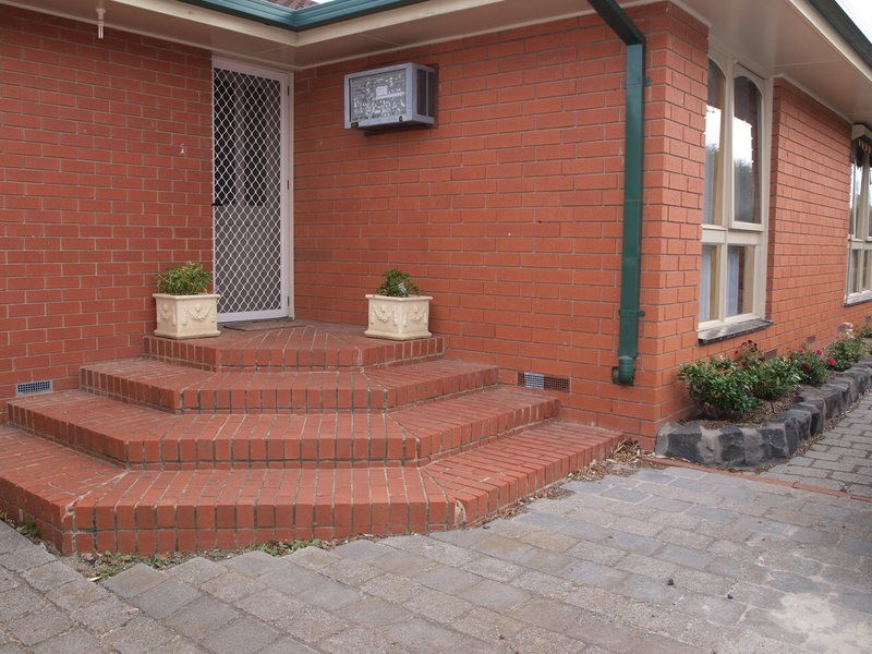 6 Ozone Crescent, Bell Park VIC 3215