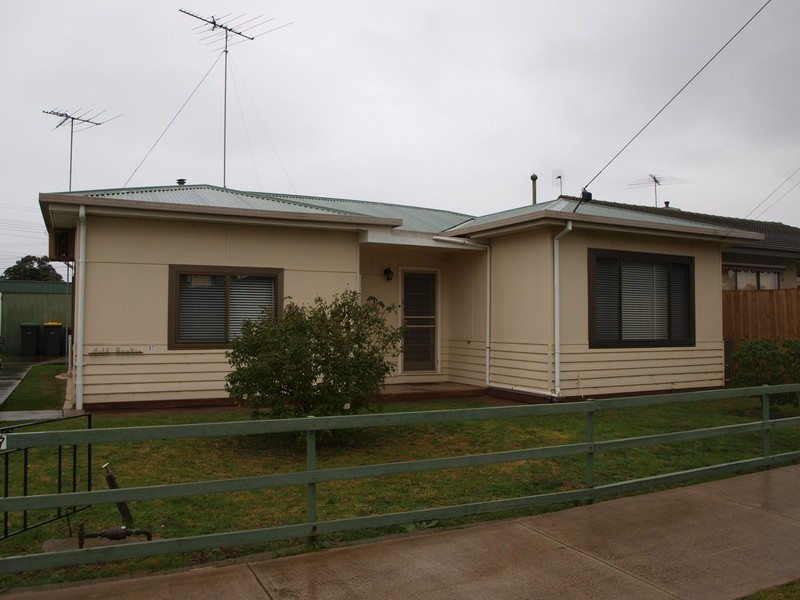 27 Georgia Grove, Corio VIC 3214