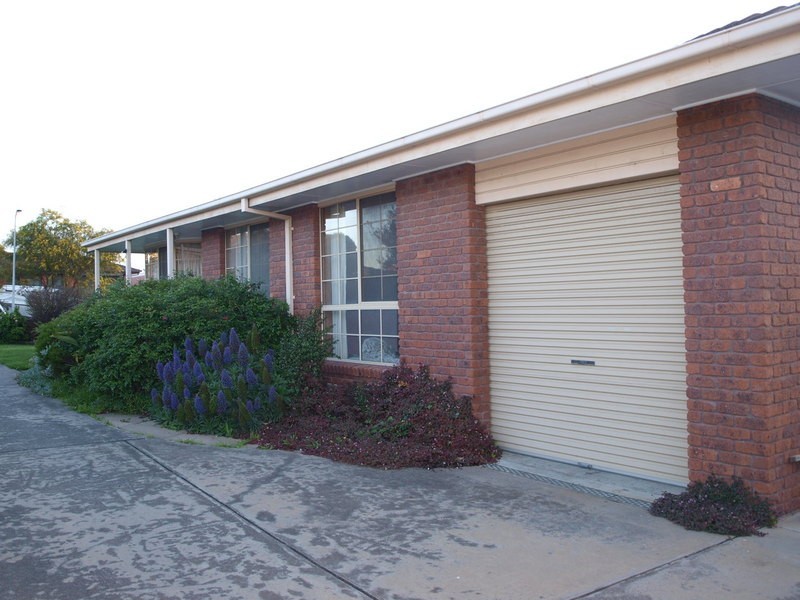 1/4 The Fairway, North Geelong VIC 3215