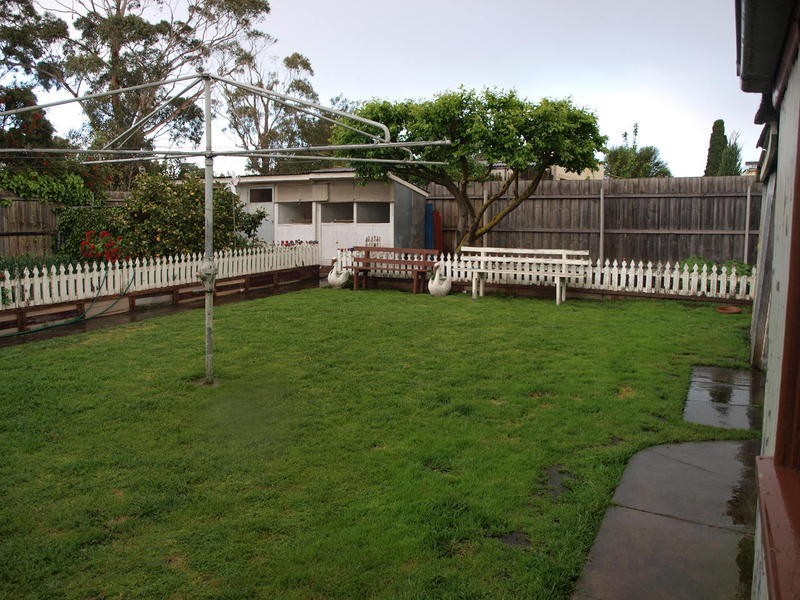 23 Shannon Avenue, Hamlyn Heights VIC 3215