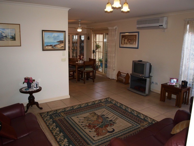 2/68 Bellarine Highway, Newcomb VIC 3219