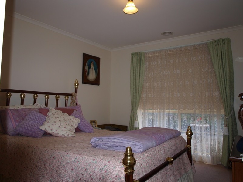 2/68 Bellarine Highway, Newcomb VIC 3219