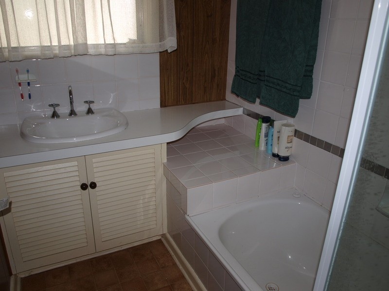 7 Dearborn Parade, Corio VIC 3214