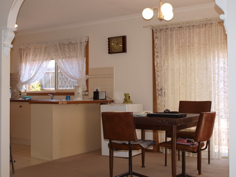 2/36 Eagleview Crescent, Bell Post Hill VIC 3215