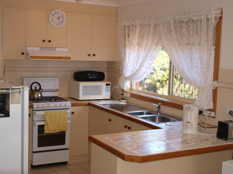 2/36 Eagleview Crescent, Bell Post Hill VIC 3215