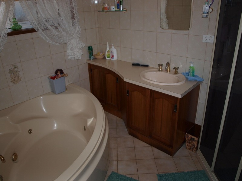 90 Braund Avenue, Bell Post Hill VIC 3215