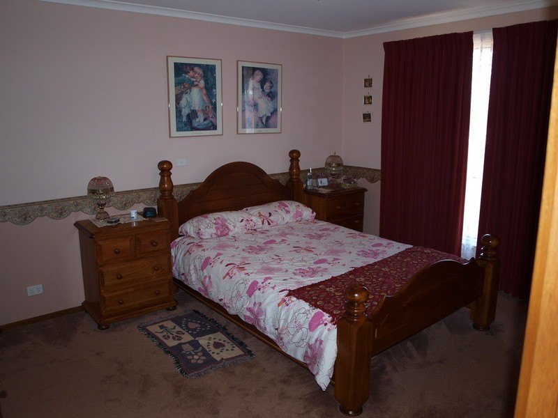 90 Braund Avenue, Bell Post Hill VIC 3215