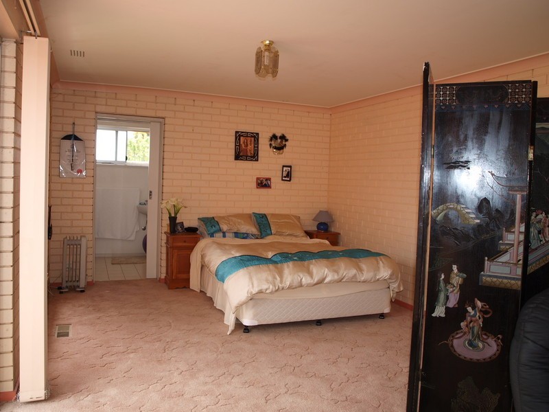 21 Peacock Avenue, Norlane VIC 3214