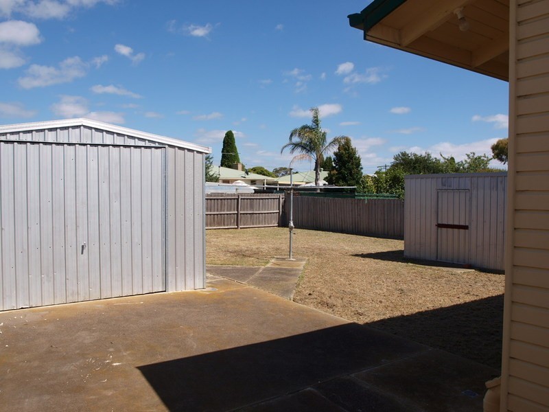 70 Swallow Crescent, Norlane VIC 3214